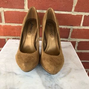 👠 GOMAX BROWN SUEDE HEELS SIZE 6 WOMENS